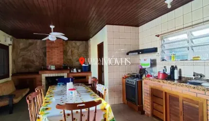 Casa ampla à venda em Balneário Pinhal! R$ 220.000