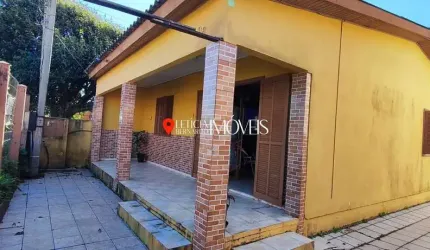 Casa à venda no bairro Centro - Balneário Pinhal/RS