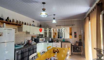 CASA ENCANTADORA À VENDA  - R$ 235.000 - BALNEÁRIO PINHAL