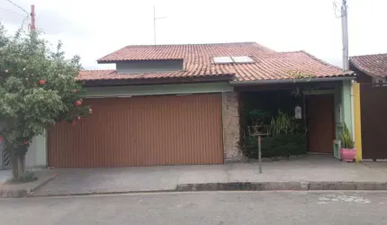 Casa com 4 dormitórios à venda, 220 m² por R$ 960.000,00 - Center Ville - Arujá/SP