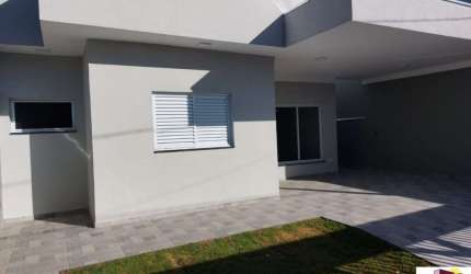 Casa a venda no Portal Ville Azaléia.