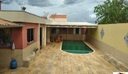 Casa com 4 quartos à venda na Vila Doutor Laurindo, Tatuí  por R$ 650.000