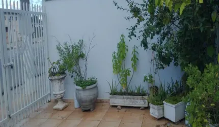 SOBRADO A VENDA NO RESIDENCIAL ESPLANADA COM 02 DORMITÓRIOS, SENDO 02 SUITES, 03 BANHEIROS COM GABINETES, QUINTAL, 01 VAGA DE GARAGEM, LAVANDERIA.
