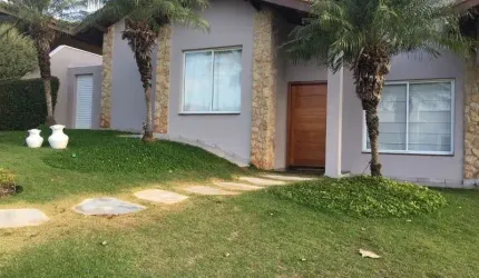 Imperdível casa em condomínio de luxo em Boituva-SP, Flora Ville: 4 quartos, 1 suíte, 3 salas, 4 banheiros, 4 vagas, 350m²!