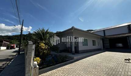 Casa com 3 quartos à venda no Bateas, Brusque , 81 m2 por R$ 1.199.000