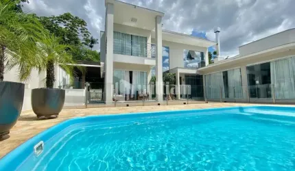 Casa com 3 quartos à venda no Souza Cruz, Brusque , 280 m2 por R$ 1.950.000