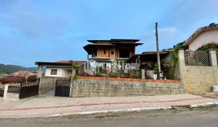Casa com 4 quartos à venda no Brilhante I, Itajaí , 160 m2 por R$ 550.000