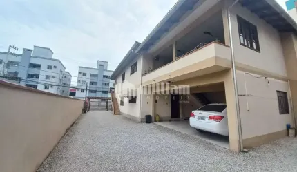 Casa com 6 quartos à venda no Santa Rita, Brusque , 300 m2 por R$ 1.150.000