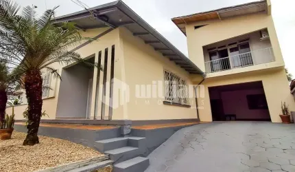Casa com 5 quartos à venda no Centro I, Brusque , 220 m2 por R$ 1.299.000