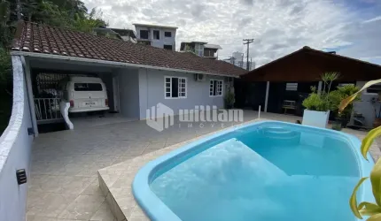 Casa com 3 quartos à venda no Guarani, Brusque , 450 m2 por R$ 850.000