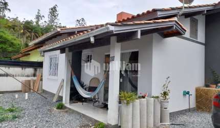 Casa com 3 quartos à venda no Limeira Baixa, Brusque  por R$ 450.000