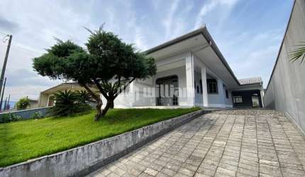 Casa com 3 quartos para alugar no Steffen, Brusque , 182 m2 por R$ 4.680