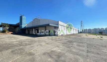Locação de Galpão Industrial na Vila Betânia - São José dos Campos-SP: 2 Salas, 5 Banheiros, 22 Vagas de Garagem!