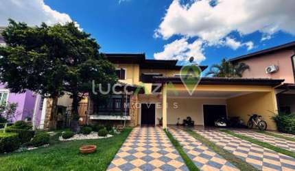 Imóvel de luxo à venda em Jacareí-SP: casa com 03 quartos, 1 suíte, 2 salas e 321,23 m² na Cidade Jardim.