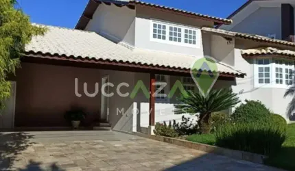 Imóvel Exclusivo: Casa em Condomínio de Alto Padrão em Jacareí-SP, Vila Zezé - 3 quartos, 1 suíte, 2 salas, 1 banheiro, 4 vagas - 237m².