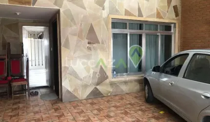 Casa à venda no Centro de Jacareí-SP: 3 quartos, 1 suíte, 1 sala, 3 banheiros, 2 vagas de garagem, 153 m² de área.