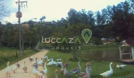Chácara para Locação em Jacareí-SP, Condomínio Lagoinha: 03 Quartos, 3 Suítes, 2 Salas, 2 Vagas de Garagem, 190m².