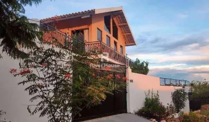 Belíssimo Sobrado à venda R$ 399.000,00. 2 Vagas de Garagens, 02 Banheiros ,Parque Residencial Trop