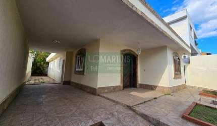 Casa com 4 Quartos e 3 Banheiros à Venda – 216m² – R$ 950.000 – Itapoã
