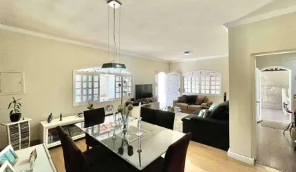 Casa com 3 dormitórios, 2 suítes à venda, 315 m² por R$ 990.000 - Granja Viana - Carapicuíba/SP
