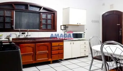 Casa com 4 quartos à venda na Cidade Jardim, Jacareí  por R$ 480.000