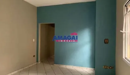 Casa com 2 quartos à venda no Centro, Jacareí  por R$ 680.000