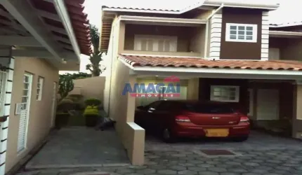 Casa em condomínio fechado com 2 quartos à venda na Cidade Jardim, Jacareí  por R$ 325.000