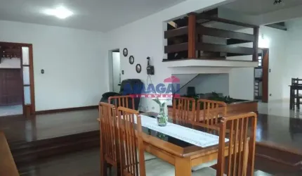 Casa com 3 quartos à venda no Jardim Santa Maria, Jacareí  por R$ 830.000