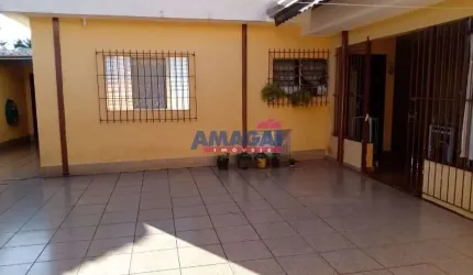 Casa com 2 quartos à venda no Jardim Primavera, Jacareí  por R$ 480.000