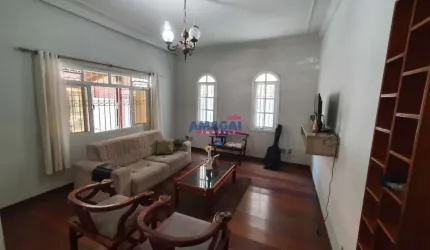 Casa com 3 quartos à venda no Jardim Vale do Sol, São José dos Campos  por R$ 715.000