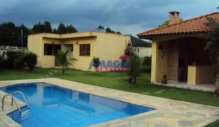 Chácara / sítio com 3 quartos à venda em Itapema, Guararema  por R$ 1.180.000