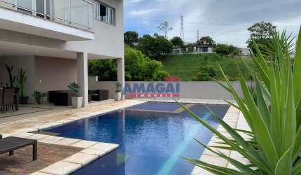 Casa em condomínio fechado com 4 quartos à venda no Jardim Coleginho, Jacareí  por R$ 2.000.000