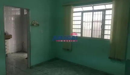 Casa com 2 quartos à venda no Centro, Jacareí  por R$ 350.000