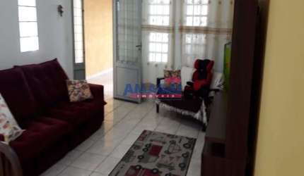 Casa com 3 quartos à venda na Vila Aprazível, Jacareí  por R$ 600.000