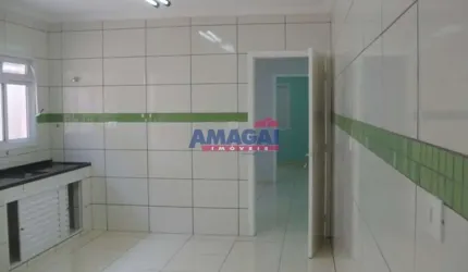 Casa com 2 quartos à venda no Jardim Bela Vista, Jacareí  por R$ 350.000