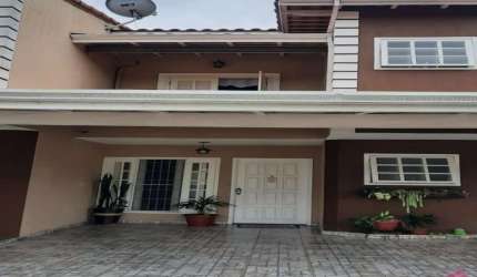 Casa em condomínio fechado com 2 quartos à venda na Cidade Jardim, Jacareí  por R$ 360.000
