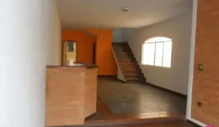 Casa com 3 quartos à venda no Centro, Jacareí  por R$ 390.000
