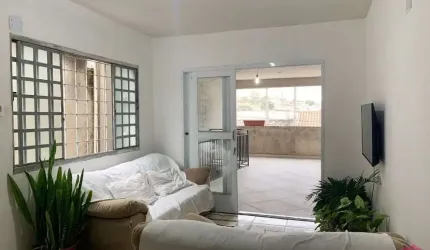 Casa com 2 quartos à venda no Jardim Bela Vista, Jacareí  por R$ 280.000
