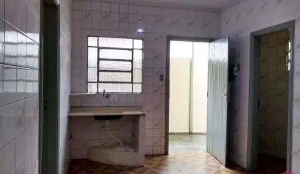 Casa com 4 quartos à venda no São João, Jacareí  por R$ 690.000