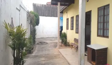 Casa com 4 quartos à venda no Jardim Santa Maria, Jacareí  por R$ 750.000