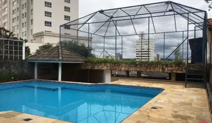 Casa com 4 quartos para alugar no Centro, Jacareí  por R$ 8.800