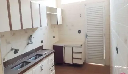Casa com 3 quartos para alugar no Jardim Liberdade, Jacareí  por R$ 3.600