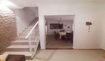 Casa com 3 quartos à venda no Parque Imperial, Jacareí  por R$ 300.000