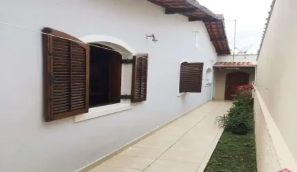 Casa com 3 quartos à venda no Jardim Bela Vista, Jacareí  por R$ 480.000