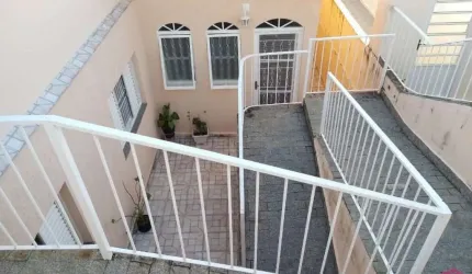 Casa com 4 quartos à venda no Centro, Jacareí  por R$ 470.000