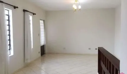 Casa com 3 quartos à venda no Centro, Jacareí  por R$ 550.000