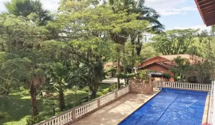Chácara / sítio com 4 quartos à venda no Parateí do Meio, Jacareí  por R$ 1.900.000