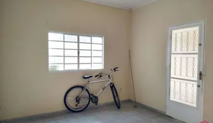 Casa com 2 quartos à venda no Jardim Independência, Jacareí  por R$ 250.000