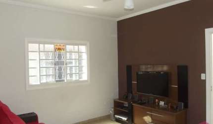Casa com 2 quartos à venda no Jardim Nova Esperança, Jacareí  por R$ 350.000
