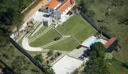 Chácara / sítio com 8 quartos à venda no Veraneio Ijal, Jacareí  por R$ 1.400.000
